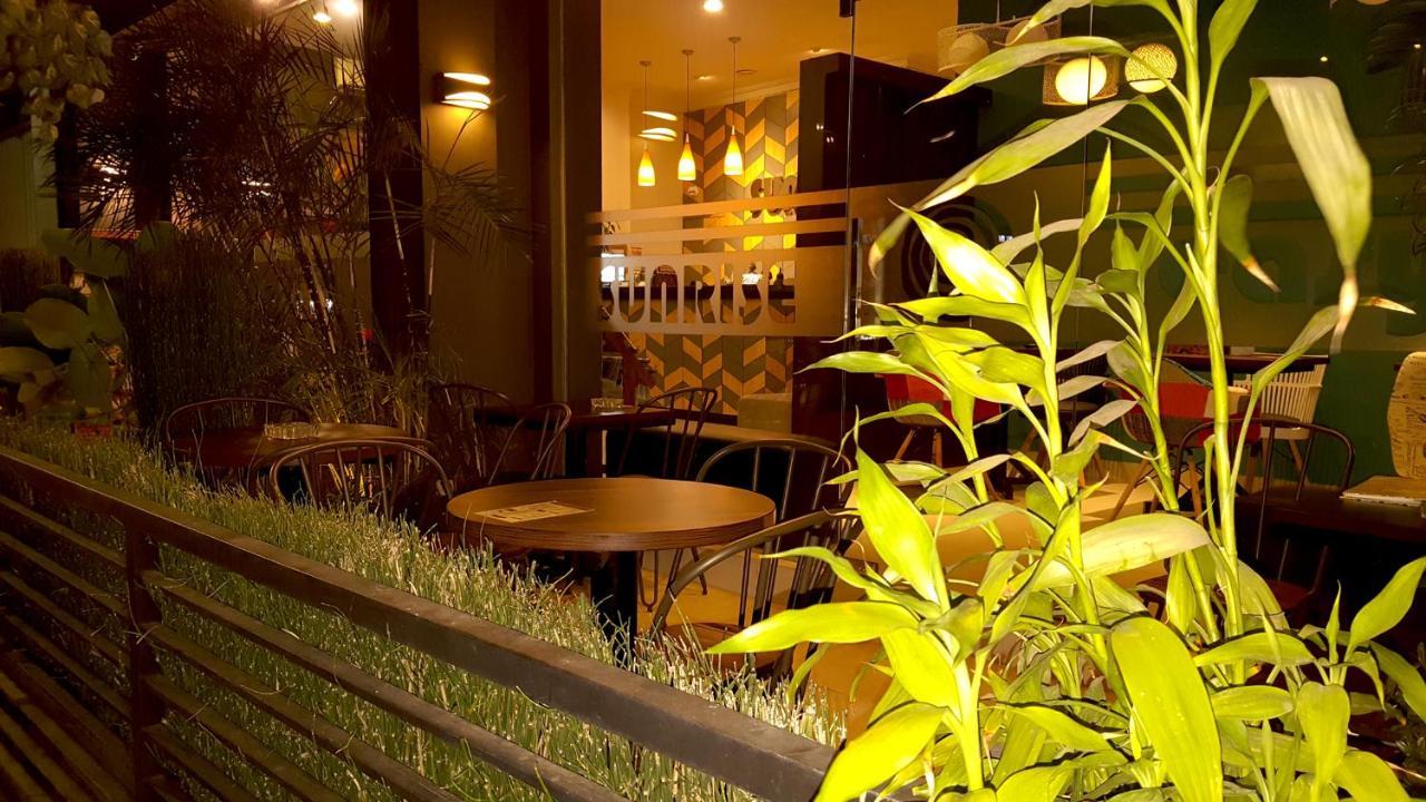 Sunrise Hotel Jogja Kejayan Luaran gambar